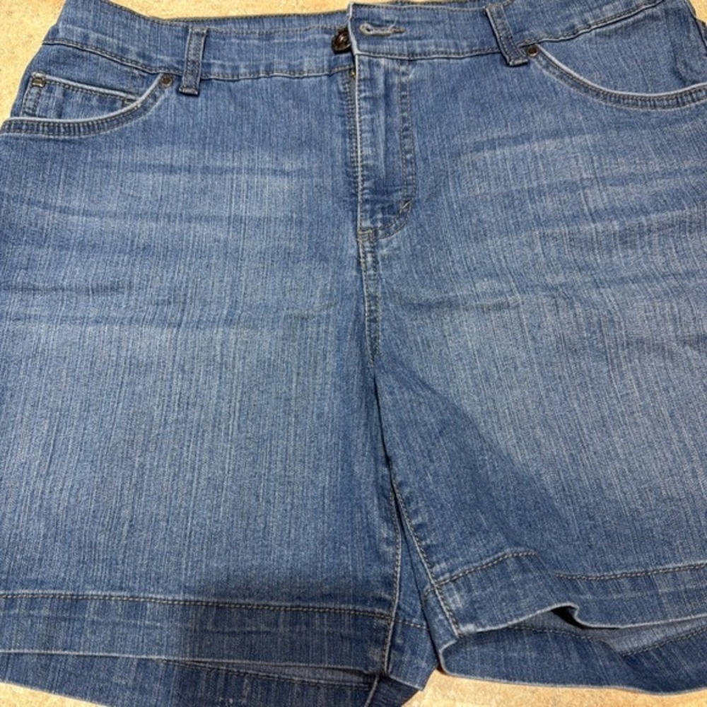 Bandolino Shorts Womens Missy 12 Mandie Blue Denim Embroidered Pockets      5074